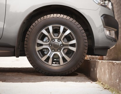 Genuine Alloy Wheel 18" 6 x 2-spoke design, Arctic Grey machined - 1921398