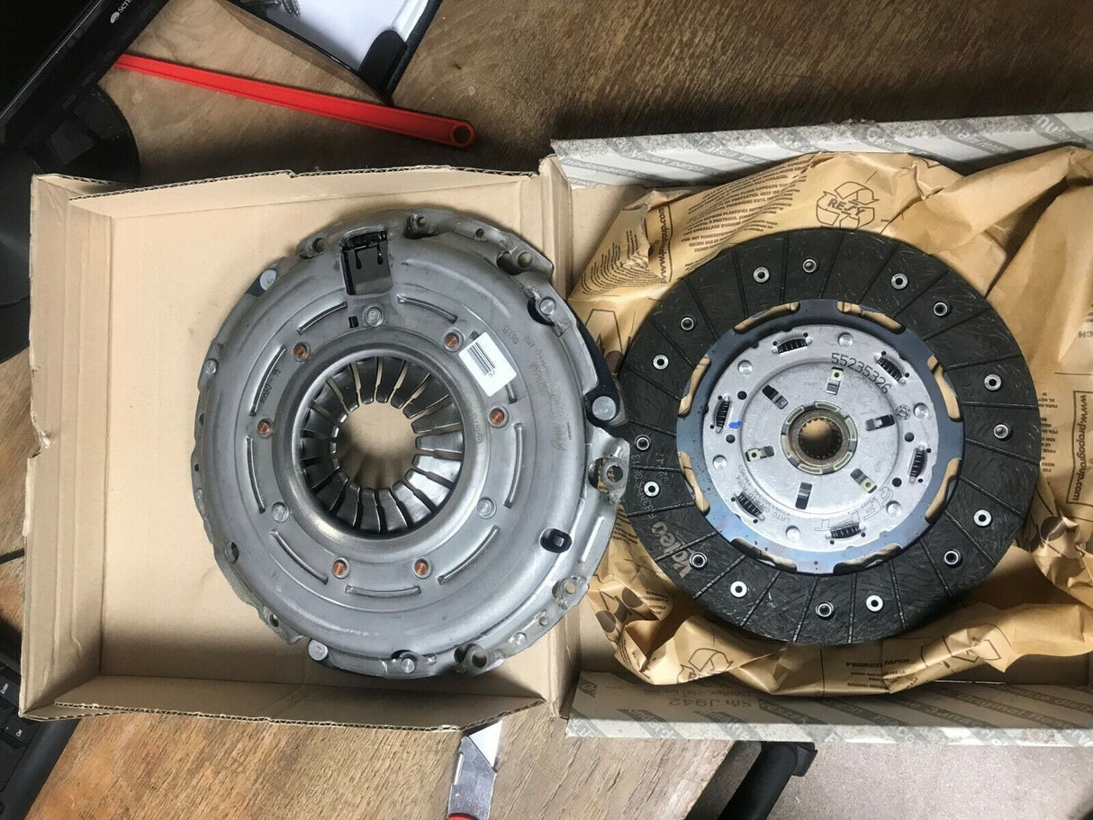 Genuine Alfa Romeo Giulietta & Fiat Freemont 2 Piece Clutch Kit 55235327