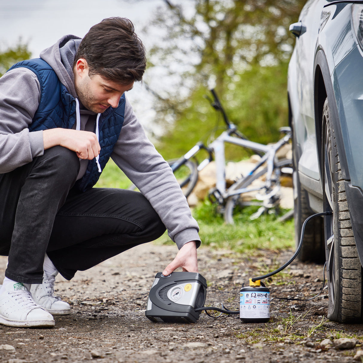 Ring Automotive - Car Puncture Repair Kit Includes Sealant RTS4502 and 12V (Volts) RAC610 Inflator