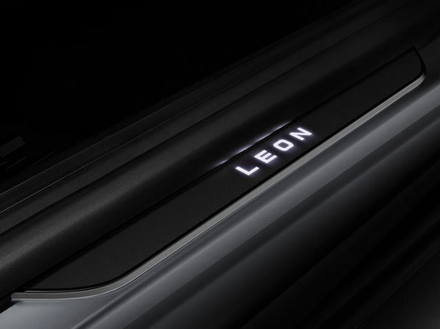 Genuine Seat Leon 2017-2021 Illuminated Side Sill Guards