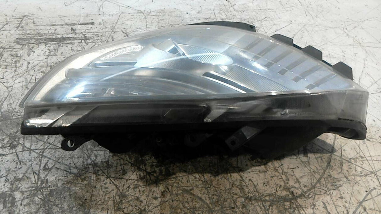 Genuine Renault Scenic / Grand Scenic Mk2 RH Front Halogen Headlight 7701065924